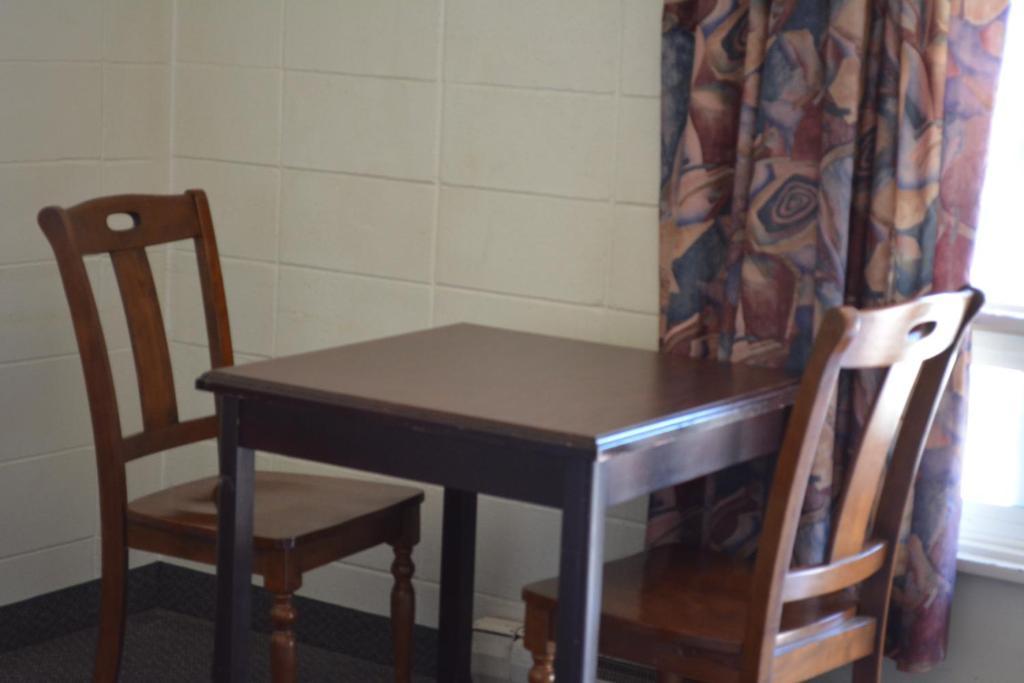 Queensway Court Motel Prince George Dış mekan fotoğraf